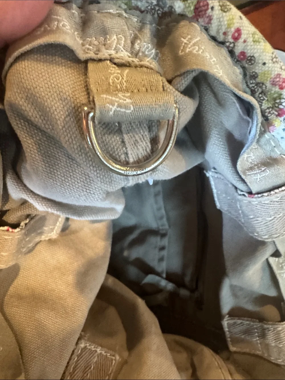 thirty-one Bag Canvas Tan with Floral Trim Pockets